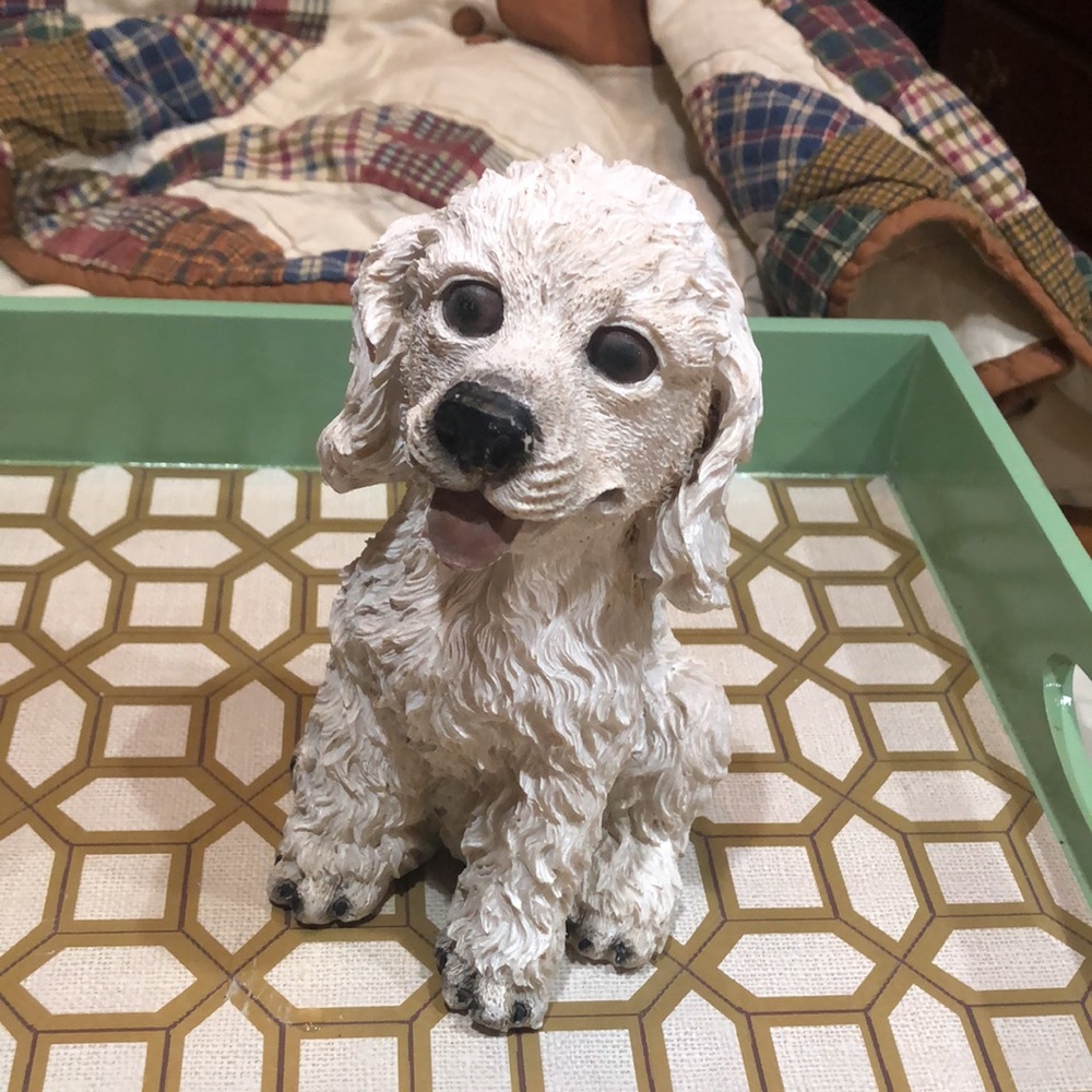 Dog statue approx 8” tall heavy resin REALLY CUTE